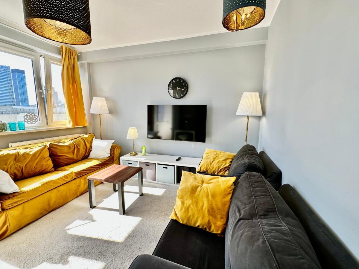 Апартаменти Gold 2 King Size Bed, Metro X2 Free Wifi, 50'Tv Netflix, Hbo, Appletv+ Варшава Екстер'єр фото